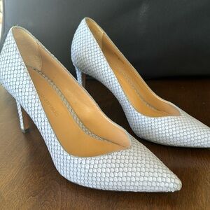 Banana Republic White Textured Women's Heels